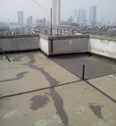边坝漏水维修 楼顶漏水是什么原因，楼顶漏水维修方法是什么?